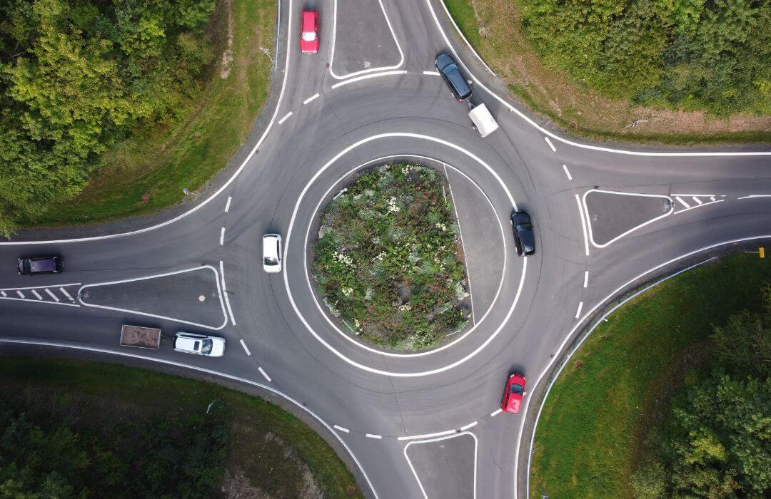 accidente-rotonda-trafico